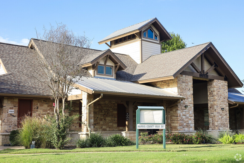 Keith Elementary School provides education in the neighborhood of 
Outlying Harris County.