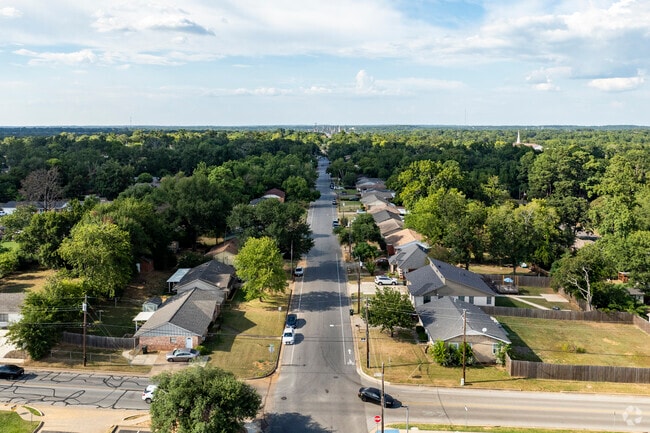 You'll find a variety of home styles around Midtown Tyler to suite anyones needs.