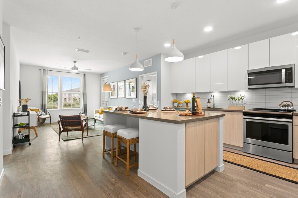 Gateway at Pinellas Apartments, Pinellas Park, FL 33782 - photo 1