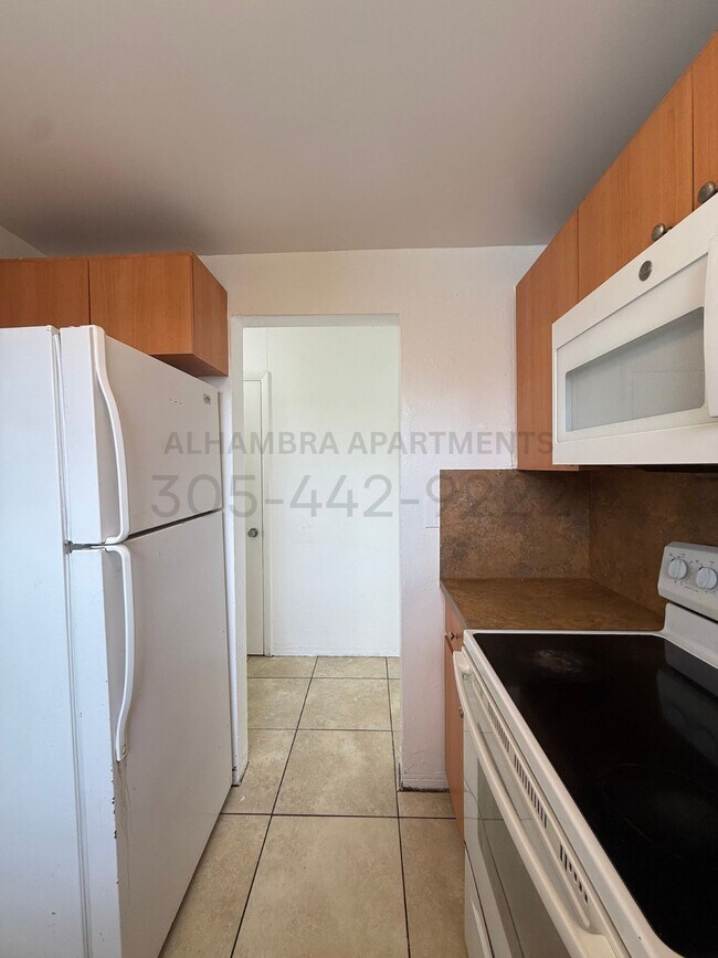 Alhambra Apartments, Miami, FL 33135 - photo 6
