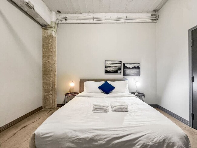 555 Evergreen St unit ID1055830P, Dallas, TX 75201 - photo 7