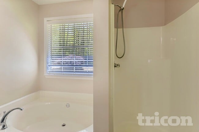 2024 Atha Woods Dr, Monroe, GA 30655 - photo 6