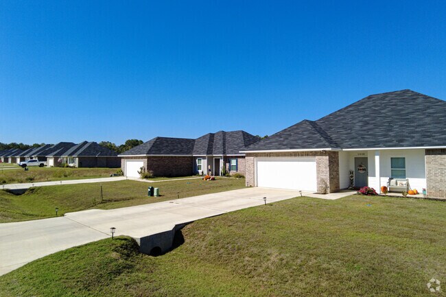 Row of ranch homes on a new development in Frierson.