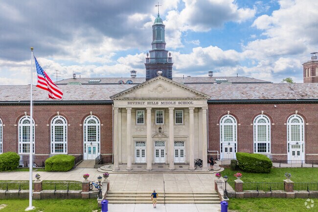 Beverly Hills Middle School serves the residents of Upper Darby PA.
