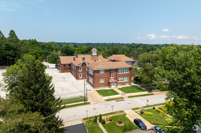 Central Elementary School serves students in grades PK-2.