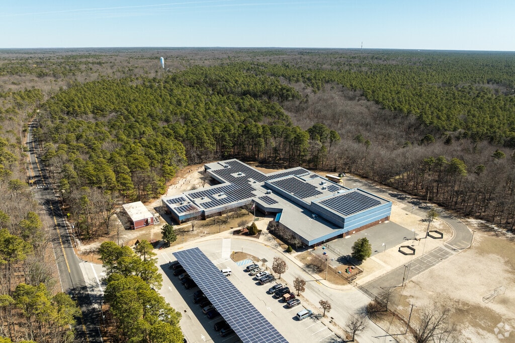 Cranberry Pines Elementary School has 358 students in grades K-5 with a student-teacher ratio of 12 to 1.