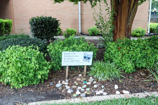 Kingston Elementary School has approximately 492 students.