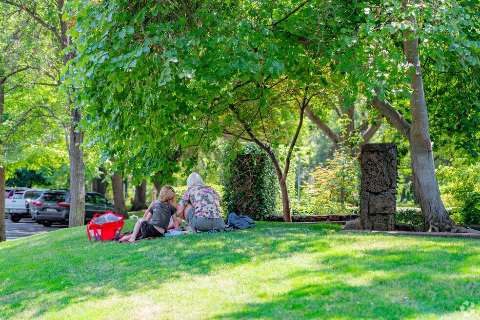 NH_EastStreet_554954_p2_kc_v1_081424