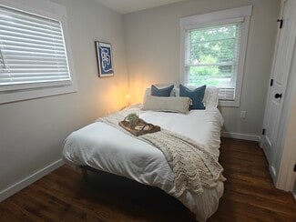 920 Friendly Place, Charlotte, NC 28213