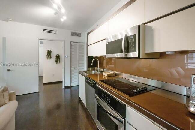 The Governor unit 310, Miami Beach, FL 33139 - photo 6