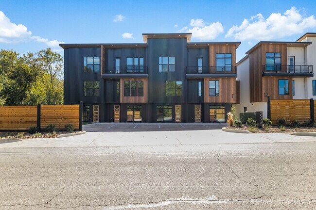 2539 E Villa Maria Rd, Bryan, TX 77802 - photo 3