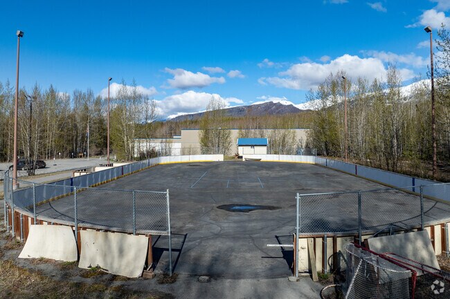 There are many outdoor activities available at Sutton Elementary School.