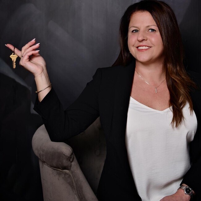 Agent Photo
