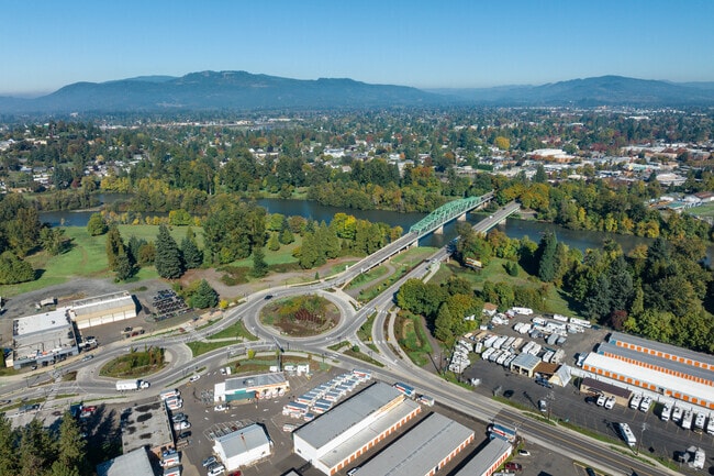 A round-a-about seen as you enter the Glenwood-Springfield neighborhood.