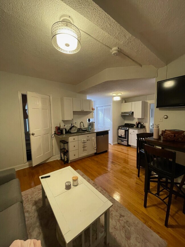 395 Massachusetts Ave, Boston, MA 02115