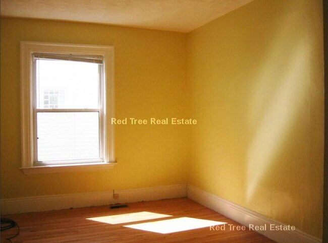 12 Verndale St unit 6-beds 3-bathU1, Brookline, MA 02446 - photo 5