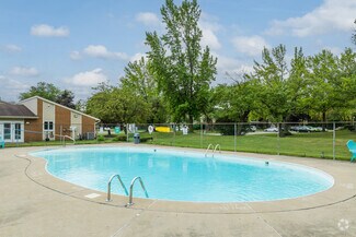12 Hidden Valley Dr, Toledo, OH 43615