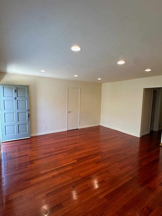 1034 9th St, Santa Monica, CA 90403 - photo 3