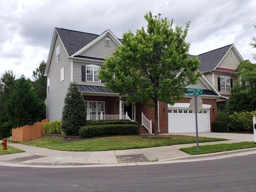 Corner lot with side entry yard