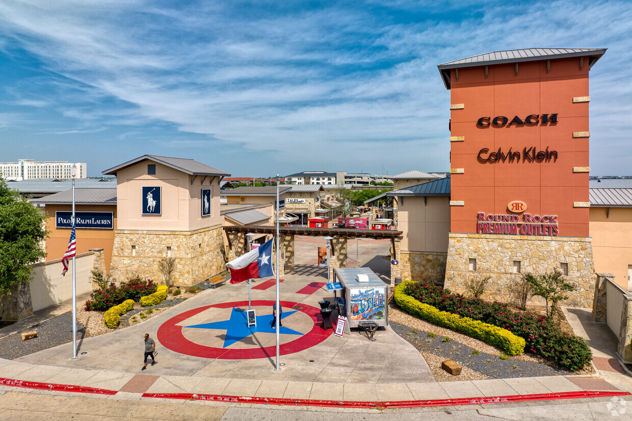 Converse outlet hotsell round rock tx