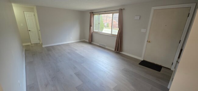 5 Mcmichael Rd, Carnegie, PA 15106 - photo 3