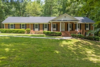 3204 Manor Ridge Dr, Raleigh, NC 27603