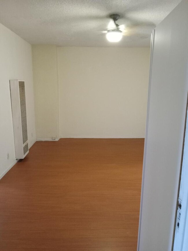 4720 S Normandie Ave Unit 4, Los Angeles, CA 90037