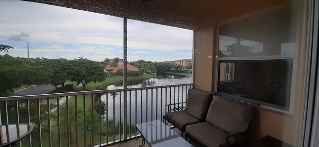 8270 Pathfinder Loop unit 832, Fort Myers, FL 33919 - photo 2