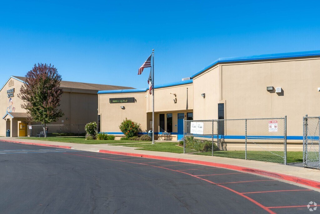Paradise Elementary School serves students in the Outer West Stanislaus County community.