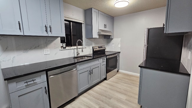 266 High Path Rd, Windsor, CT 06095 - photo 6