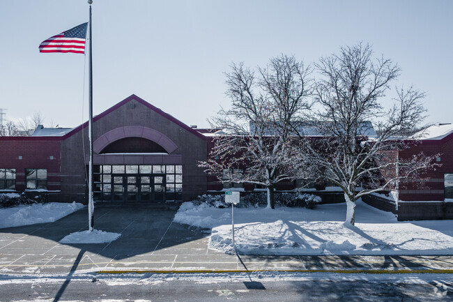 Deer Path Elementary School is located in Cary, IL.