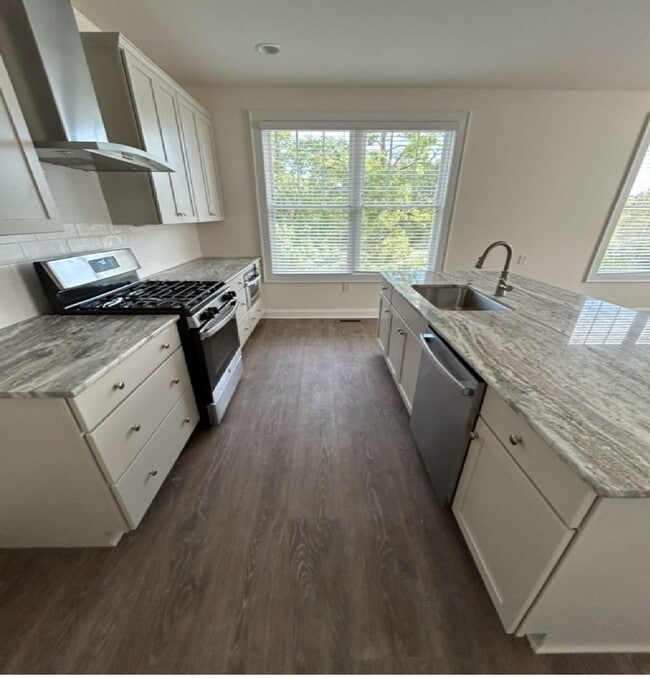 1722 Old Brick Rd Unit B, Glen Allen, VA 23060