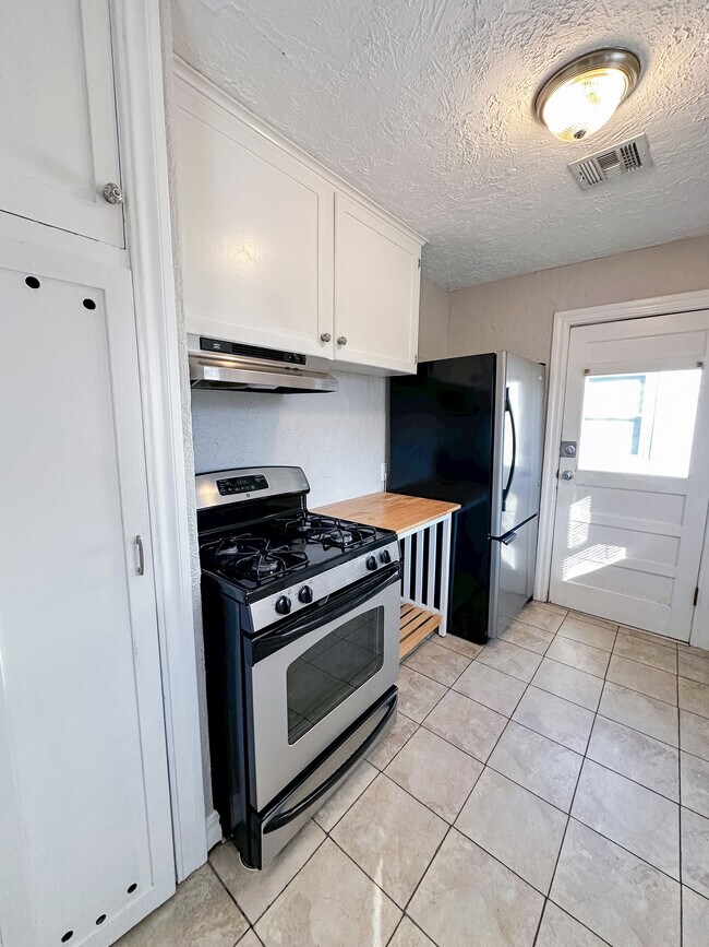 835 NW 17th St, Lawton, OK 73507 - photo 5