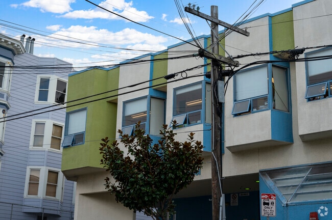 Yick Wo Elementary School is a wonderful place for new students in Russian Hill.