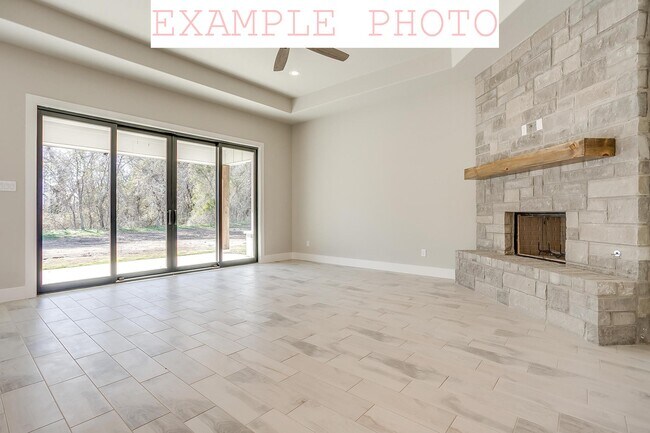 561 Royal Santana Run unit 38708042, Weatherford, TX 76087 - photo 6