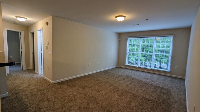 3710 Cotswold Ave unit Cotswold Park Condo, Greensboro, NC 27410 - photo 5