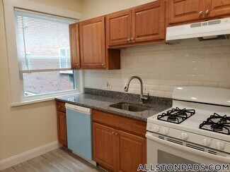 194 Kelton St Unit 2, Boston, MA 02134