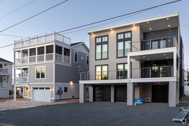 Modern and traditional styles of homes highlight the streets of Fenwick Island.