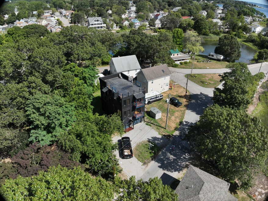 388 Sea View Dr, Warwick, RI 02889 - photo 2