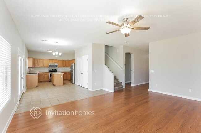 6233 S 15th Dr, Phoenix, AZ 85041 - photo 4