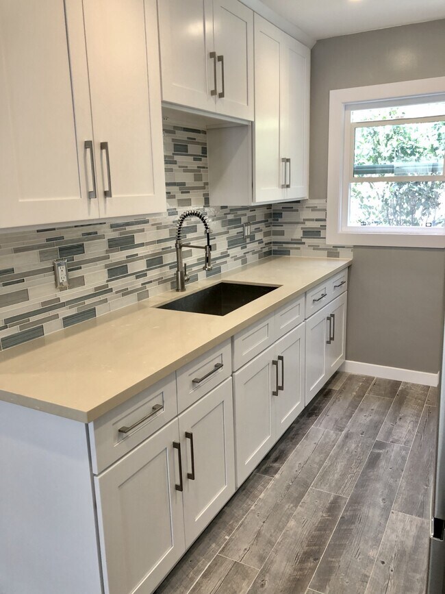 1147 S Corning St, Los Angeles, CA 90035