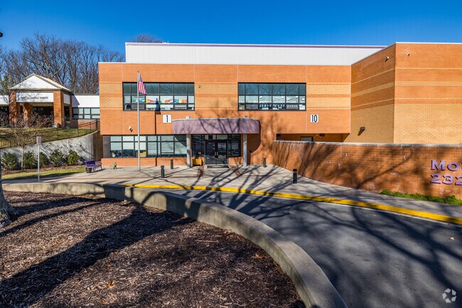 Find a world of imaginative education and care at Mt. Daniel Elementary School.