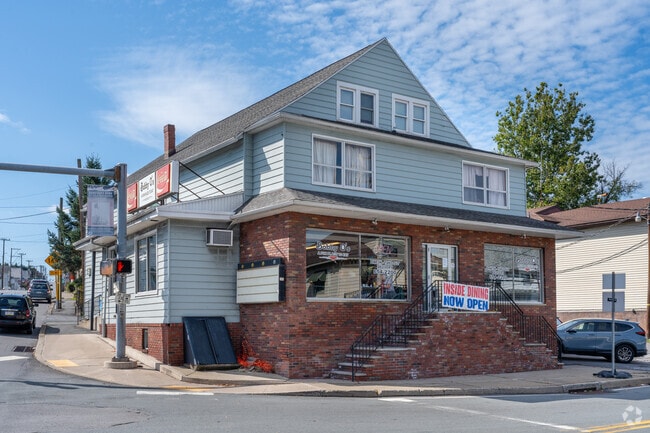Bobby O's Restaurant is the hometown spot to stop in for lunch or dinner for a fun meal.