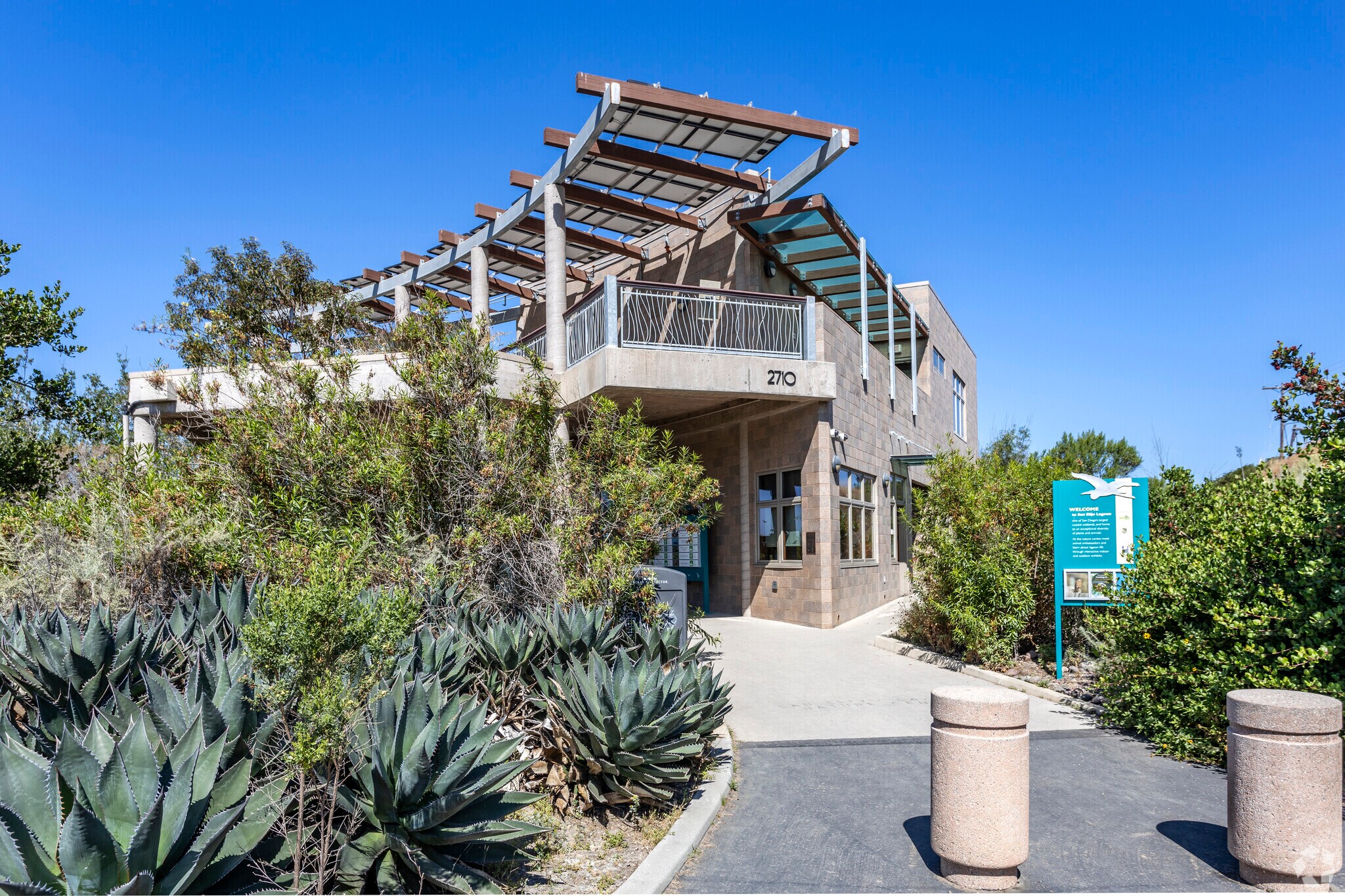 The visitor center with observation deck at the San Elijo Lagoon Conservancy.