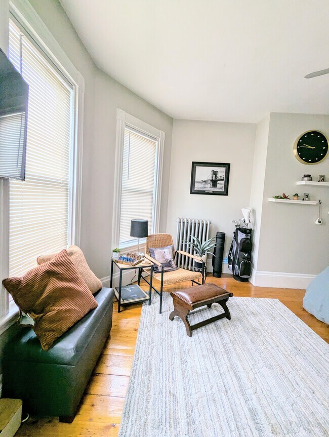 881 E 4th St Unit 3, Boston, MA 02127