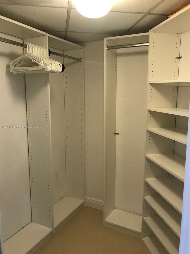 Icon Brickell Tower 1 unit 4812, Miami, FL 33131 - photo 7