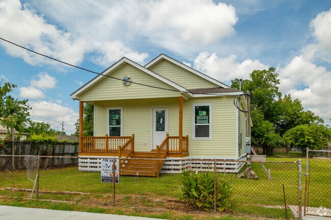 New build craftsman homes are popping up all over the Plum Orchard neighborhood.