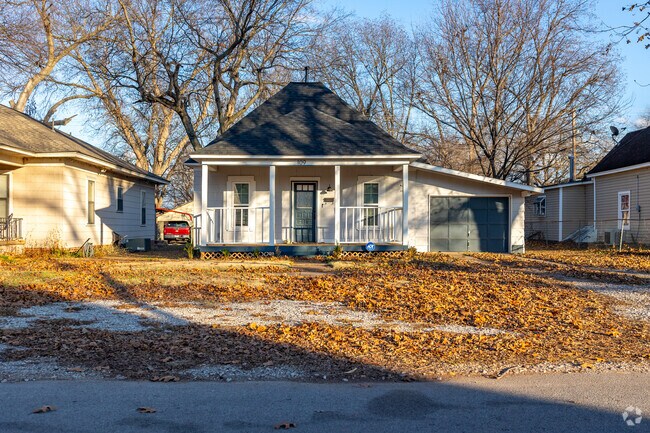Many classic homes are available for residents of Cleveland.