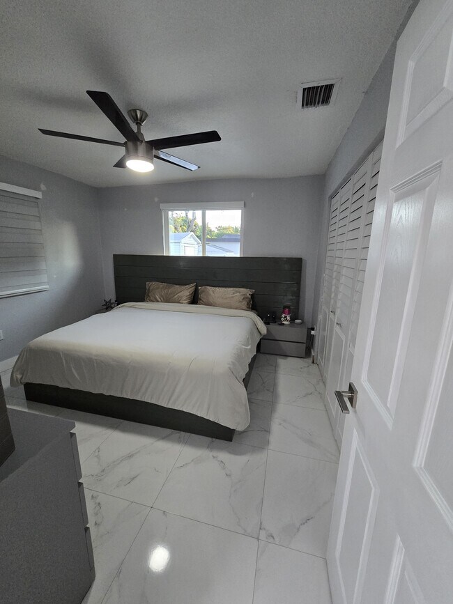 2240 NW 178th St unit 3, Miami Gardens, FL 33056 - photo 7