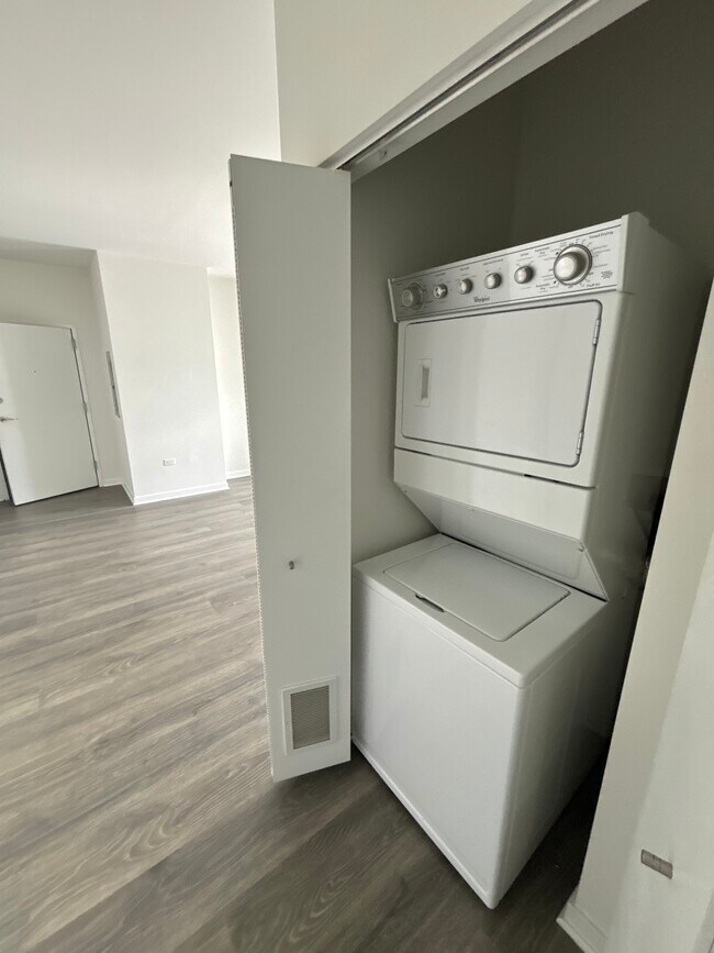 851 N La Salle Dr unit 1707, Chicago, IL 60610 - photo 7